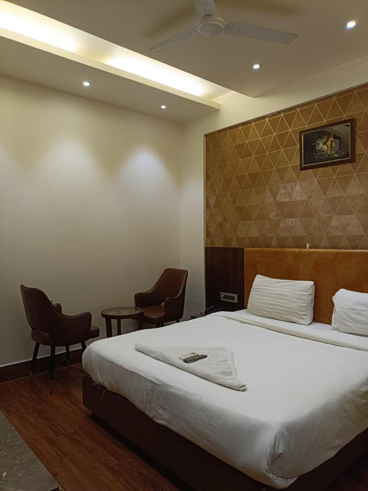 Hotel Parklane Агра Екстер'єр фото